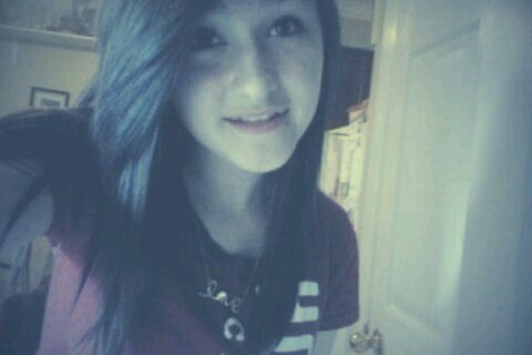 I sing.I'm Bi.Single.I love bands. PTV, SWS, BVB, BMTH, ATL,1D,5SOS.Music is my escape