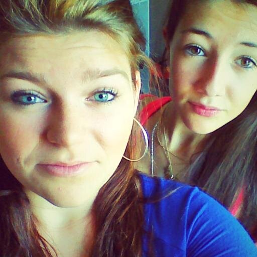 16 ans , célibataire ;)