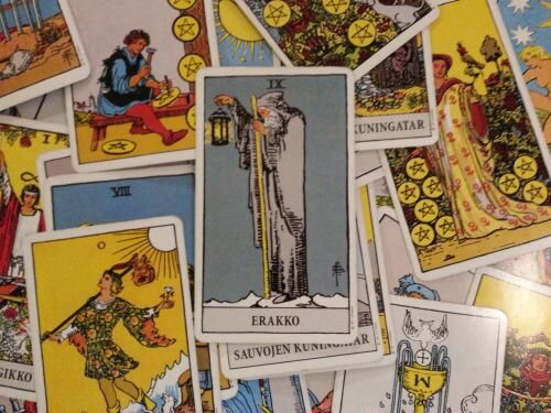 Tarot, astrology, meditation, angels... learning more every day to find my true purpose in life. I tweet in Finnish/English.