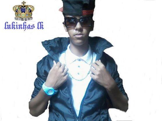 sou assim e nunca mudarei rs quem quiser me seguir eu acredecerei e obviamente seguirei de volta rs #somos #todos #macacos rsrs curto funk pq funk tbm e cultura