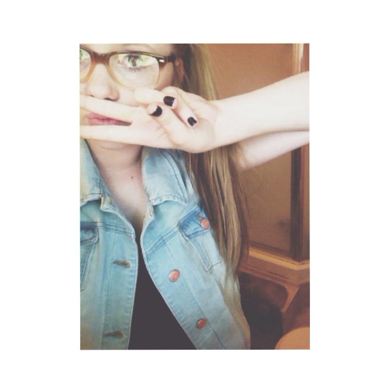 @WILLECHASITY JUST GAVE YA A FREE FOLLOW SO GO FOLLOW HER ILY OK