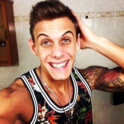Somos el club de fans latino de Chris Diamond nuestro Adonis...
instagram: @Cdiamondfancl