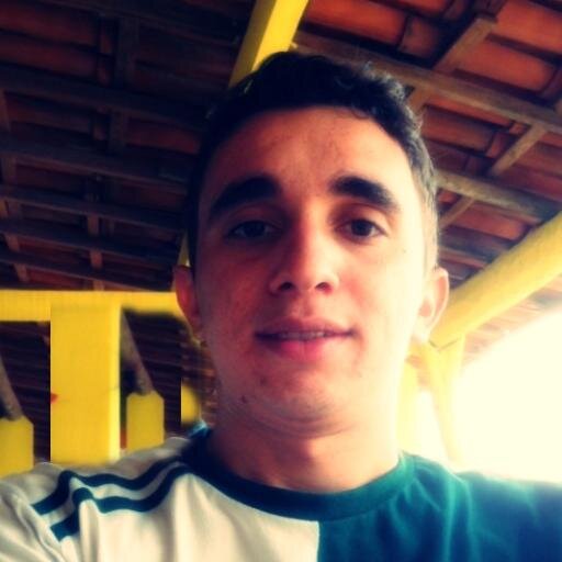 Um estudante que gosta bastante de curti a vida da maneira que mas gosto. com muita farra e com os amigos
fazndo coisas que me deixe de bem com avida.