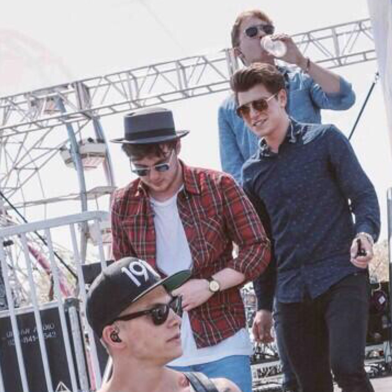 SanDiegoRixters's profile picture. RIXTON UPDATES!!! Request #MeandMyBrokenHeart at your local radio station! Me and My Broken Heart EP Is out BUY IT NOW! @rixtonofficial / @Channel933