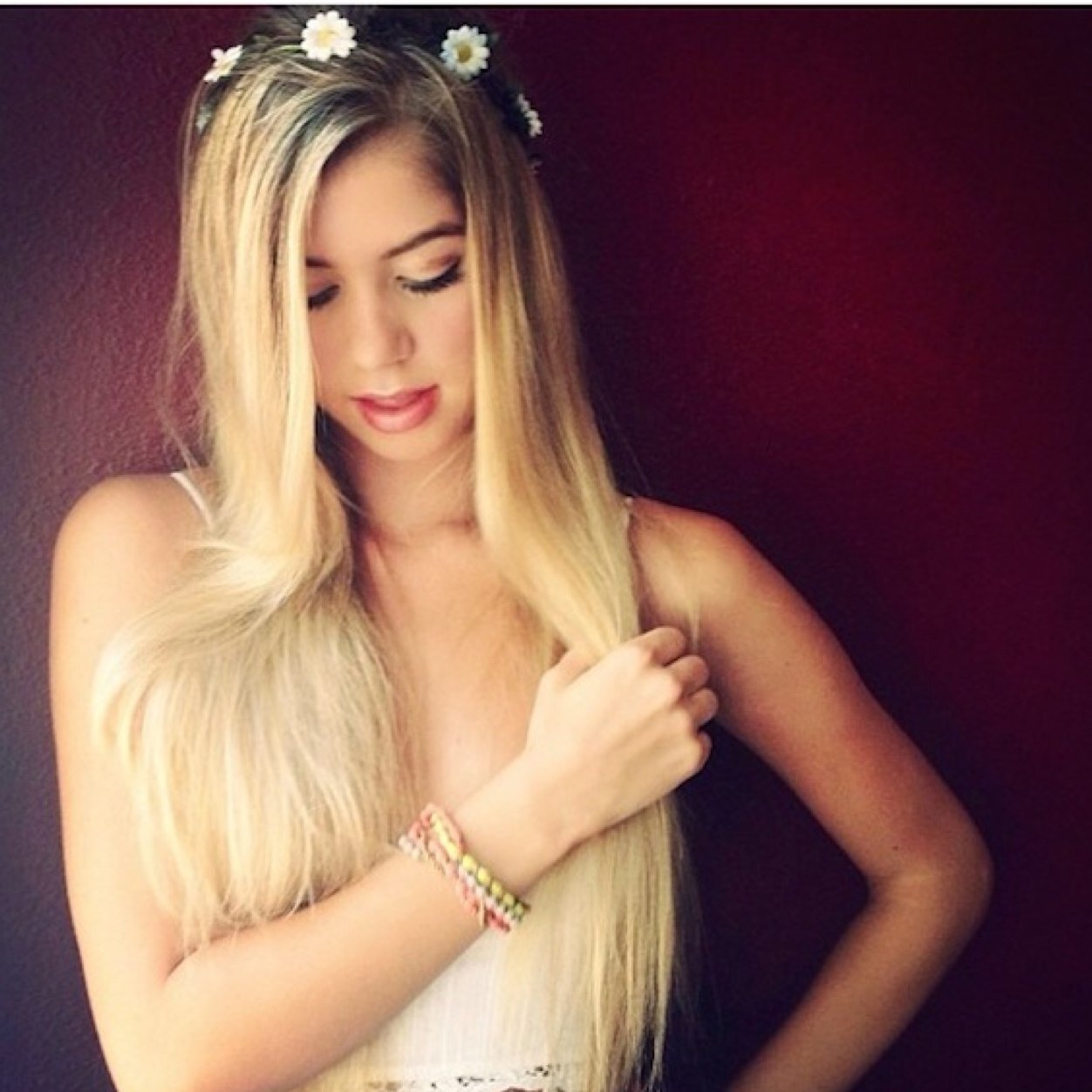 Flower gleam and glow. [Disney-RP] [#TaintedDisney]