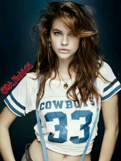 I'm Hayley Marshall. I'm a werewolf full blood. I have no family and no friends. It's better I don't (Rp18+) {single}