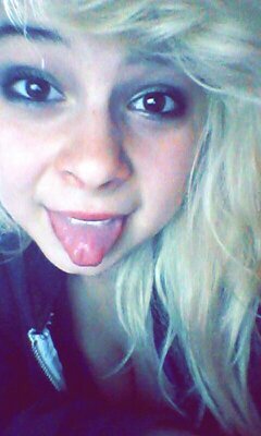 LeaBennington's profile picture. Music. Smoke. Friends. Love.