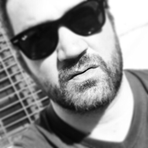 di solito entro in una stanza piena di gente, mi guardo attentamente intorno, studio la situazione, per poi dire sempre la cosa sbagliata o fare un casino!!!
