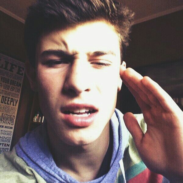go follow @enchantingshawn bc she gave you a free follow :-)