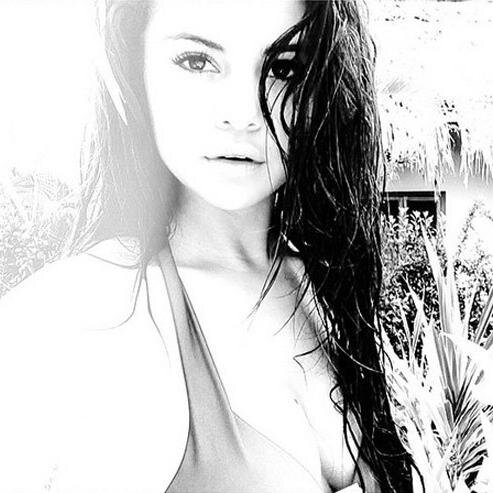 {RP} Hey,I'm Anastasia.19.Music,Acting and Fashion=Life.Apparently,I'm Benji's.