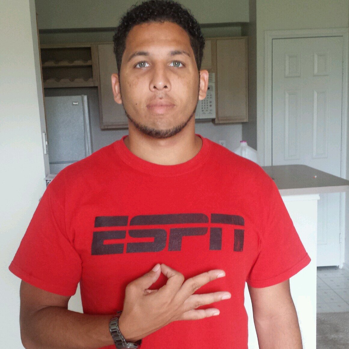 I am a laid back guy who loves life. I'm goofy and likes making money. College graduate and God fearing man!