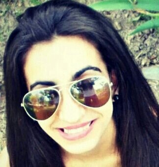 viviendo la vida al maximo.    instagram:yeniestevez1996