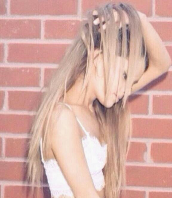 Ariana makes me feel so lucky finally the stars align ✨