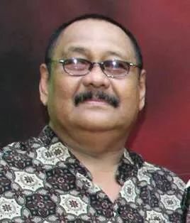 Cintamu takkan pernah membebaskanku,bagaimana mungkin aku terbang mencari cinta yang lain saat sayap2 ku telah patah karena mu #kekasihku @papa_herfa