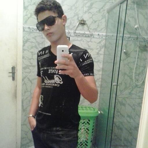 Amo Futebol,sou baixinho e grêmista fanatico