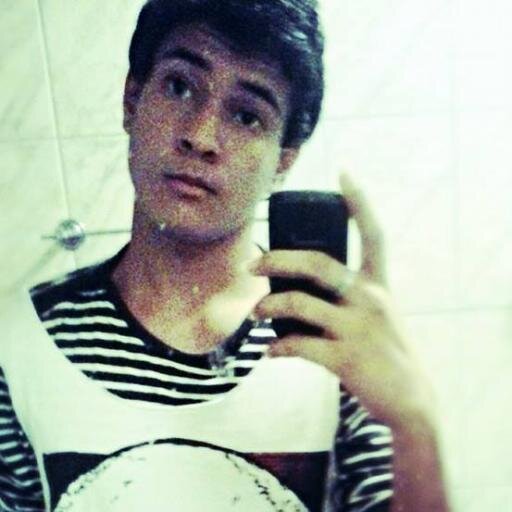 17, Unaí-MG , Rock \m/. Slip, Slash. Legião , Quem tem medo de viver não merece o melhor da vida ! (y) Espigas ;)