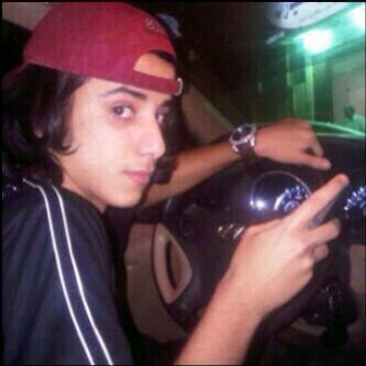 fares1_511's profile picture. يَآۆقتٌ ۆآلُلُہ مآتٌلُقﮯ علُيَآ عڏآريَبْ . . آنْآ رفَيَقيَ لُۆ تٌردِﮯ مدِحٍتٌہ .