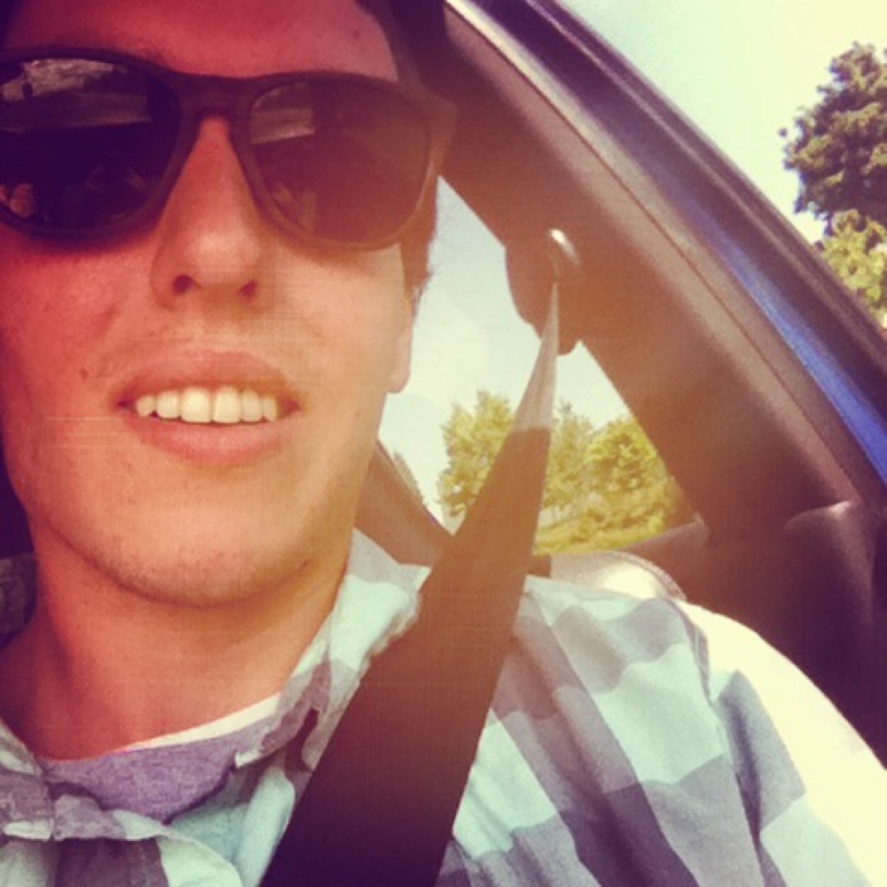 Clarke Dennis est.7/14/92 in a relationship work for north west framing and construction down for whatever hit me up