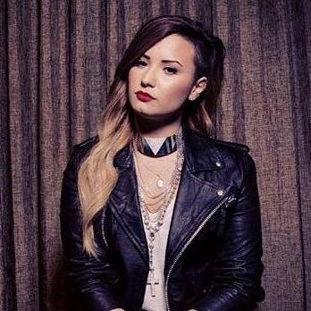 SOLTERA.... hija: Stefanie Grey... Chilena♥ [F A K E]