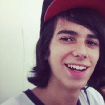 15, bassist, hard rock, glam, heavy metal, Iron Maiden, pizza.