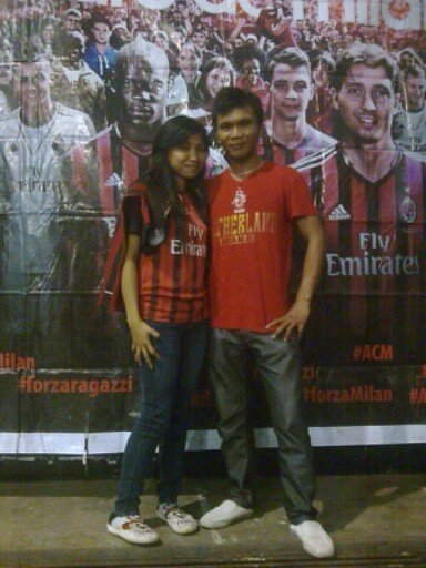 Lihatlah kedepan jgn pandang keblakang,itulah arah menuju kesuksesan,,ZEMANGAT@FORZAMILAN