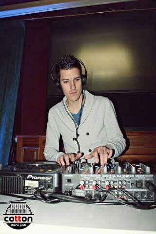 CristianBoveaDj's profile picture. Dj oficial de @elegance_sound http://t.co/eVnNXpD0yW…