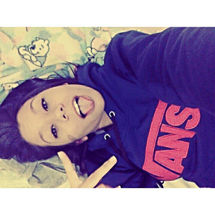 Instagram @enaatis