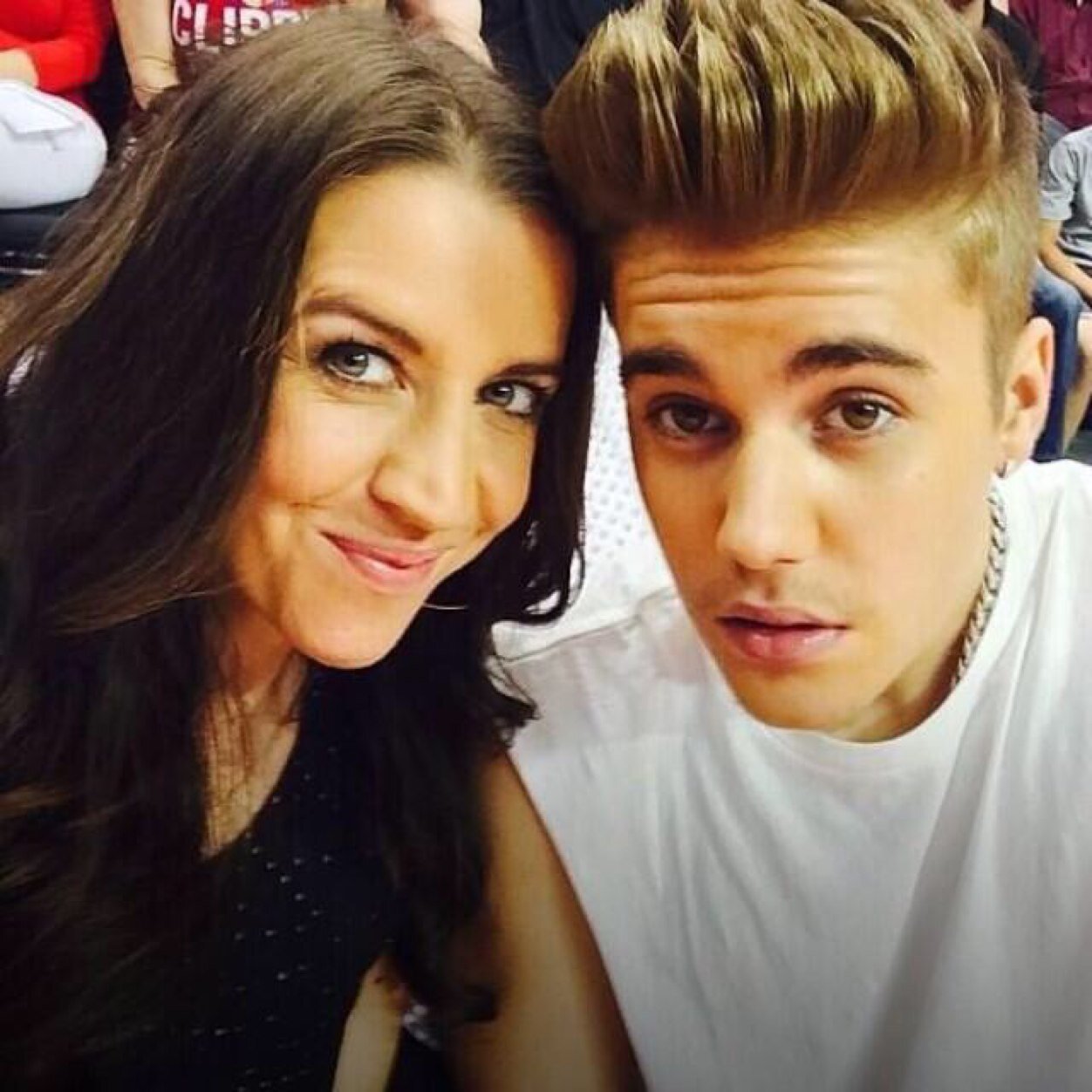 Being A Belieber Is A Lifestyle || BELIEVE TOUR 27-11-13 BRISBANE. || follow me....