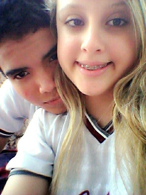 Amo sorvete e chocolote, gosto de  pretty reckless minha música preferida deles é make me wanna die,gosto de mitologia