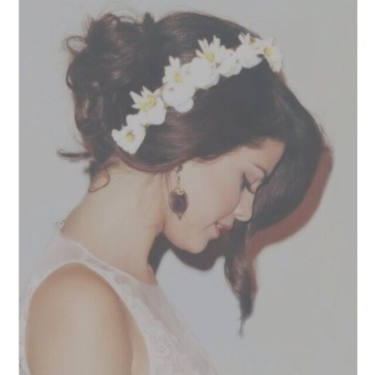 please follow @wishfulariana
