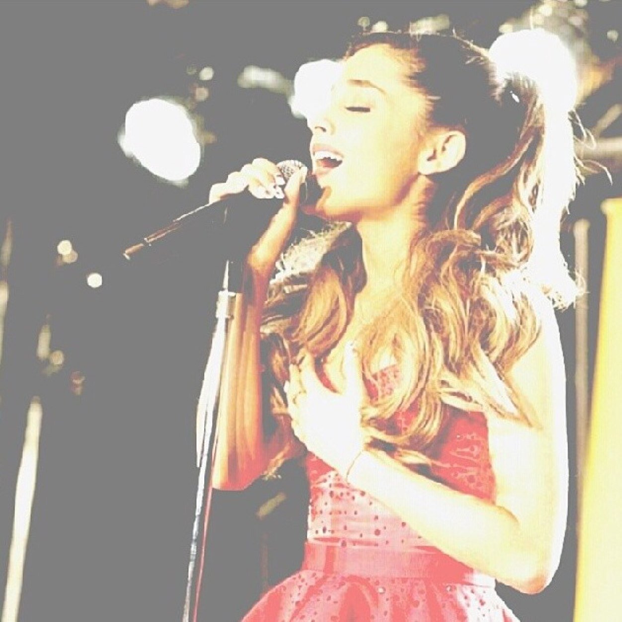 please follow @wishfulariana