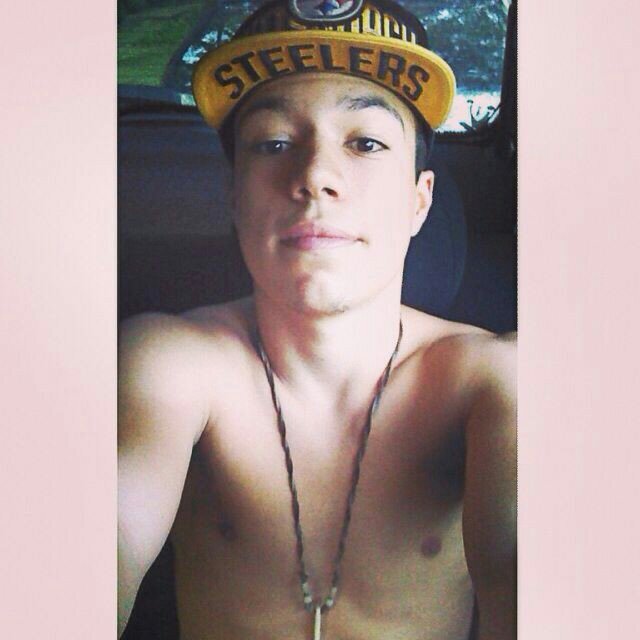 Vicerqueira_'s profile picture. 