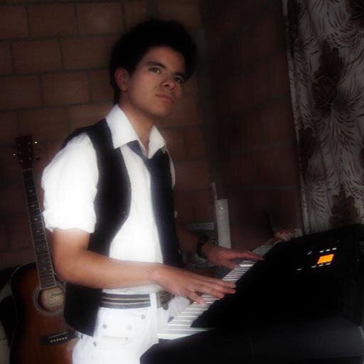 Cantante Que Se Destaca Por La Gama Y Control De Su Voz, Tiene La Habilidad De Adaptar Diferentes Géneros Musicales Contacto:3212309646
