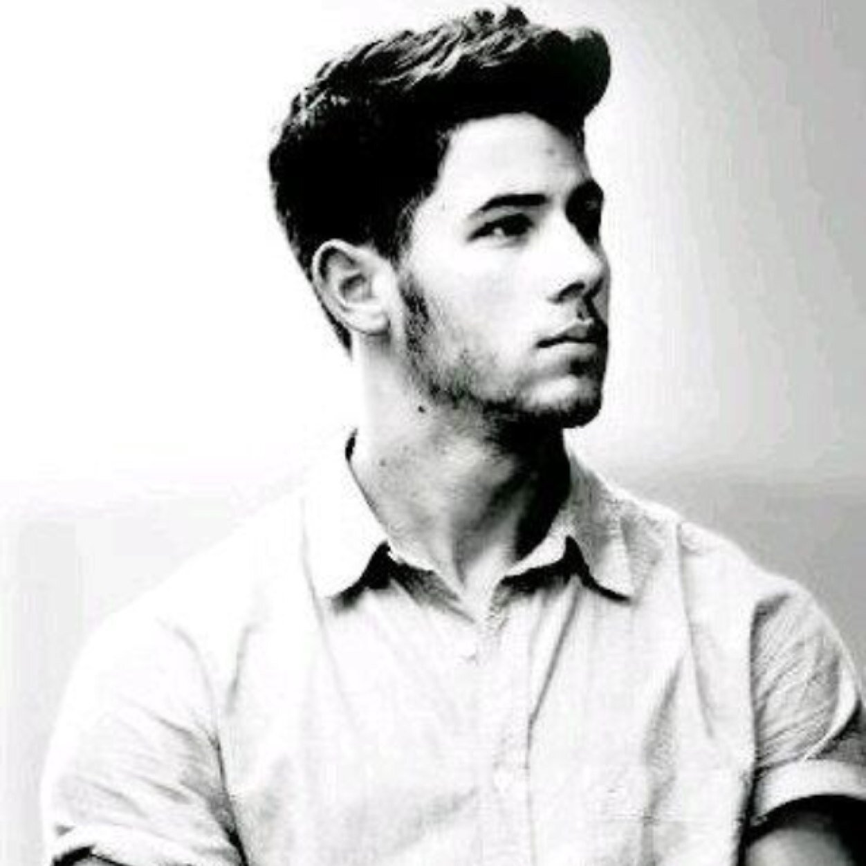 | There's a reason why things happen.. | nicholas jonas | fakelife | slightly descriptive, not really. | average | single |