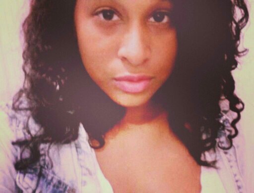 As vezes nem eu sei o que eu to fazendo aqui !                             mas me segue no insta : Beatrixx_costa