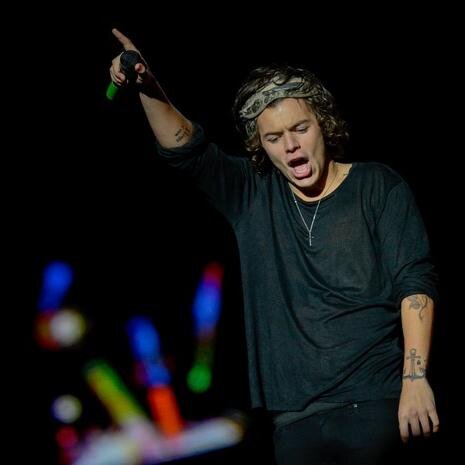 I'm crazy for One Direction (1D) .. My big dream is to know them, many people criticize me for liking you most want to know or care what they say ...