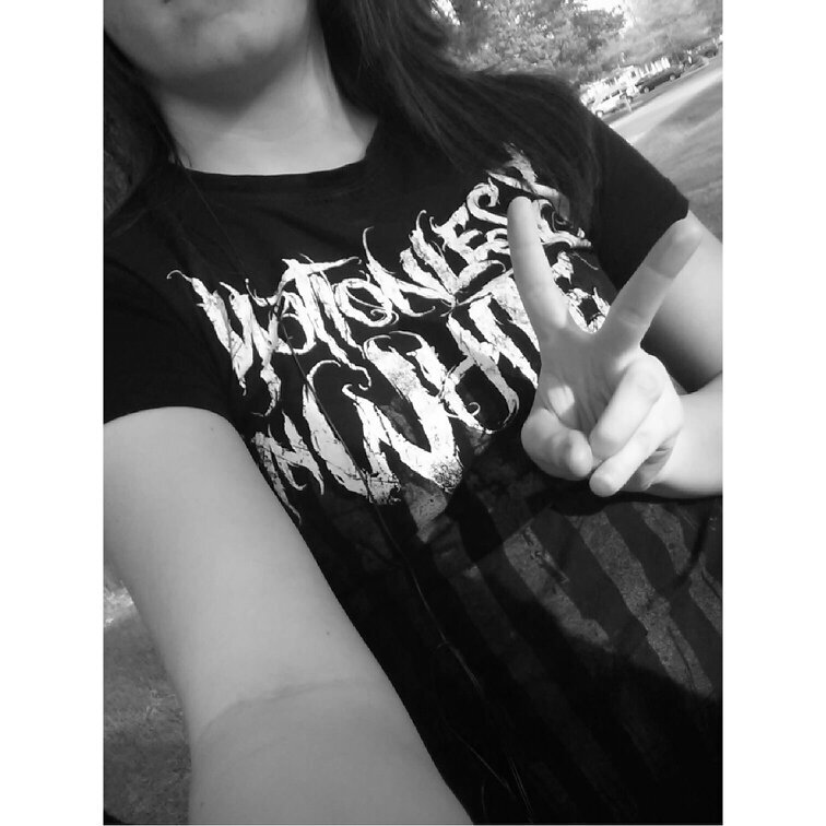 MoshingZombies_'s profile picture. My band Julia, Jasmyn, Bands, Food, Candy, Pop....is my life cx