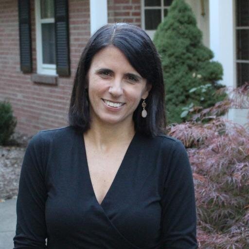 @clearedgemarketing Marketing Director. Develops strategic marketing plans focused on measurable ROI with a niche in #technology #staffing & #consulting.