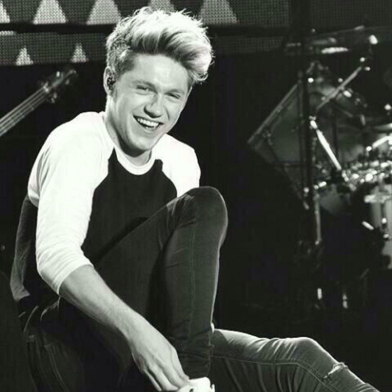 hey, please follow @slaying5savce thanks :) Ask for a follow back.