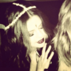 heartbreakflyz's profile picture. {mae's voice}fiquei com a peste por 9 meses na minha barriga pra ela nascer e ser flyer