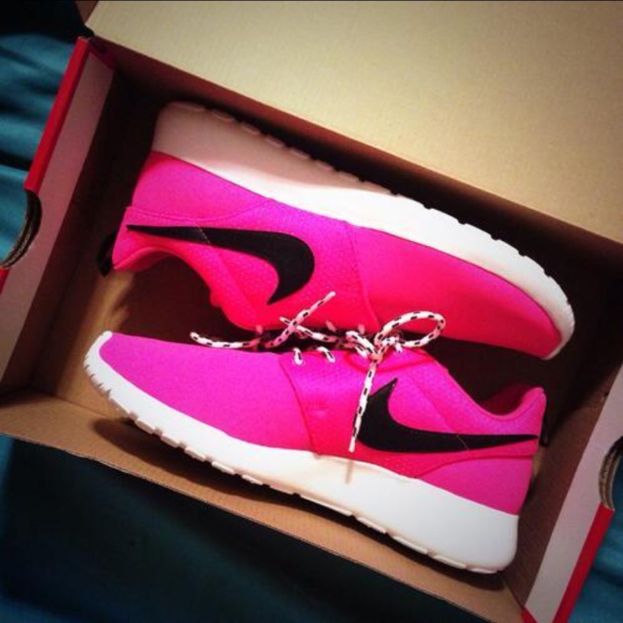 The best nike account, specifically for girls! Parody.