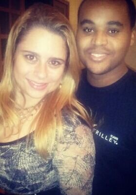Existe muitas coisas na vida ,que irão surpreender os seus olhos, mas poucas coisas irão surpreender o seu coração.