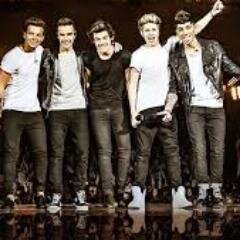 4 gays e 1 bi.. (meus)