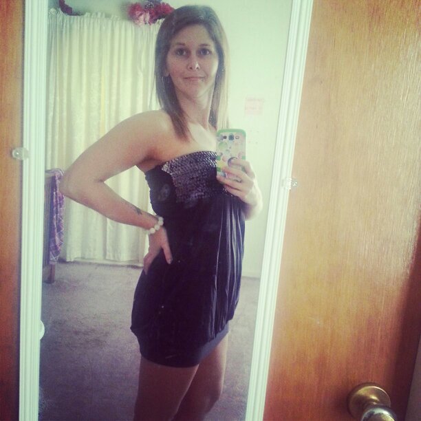 aprilholloway11's profile picture. Hv 3 beautiful kids that I love n adore. Single life.