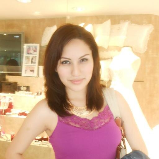 Protectora de animales, vegetariana, lectora apasionada, Dios vive en mí corazón// Estudiante de R.I. Com. Ext. y Aduanas