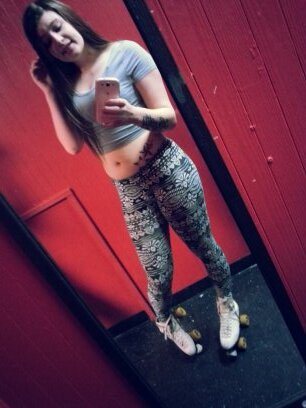 17 , Bisexual, Single, fwm.  Kik- ayeshortydope , Snapchat- litjayb , IG- jaybad_bro .
