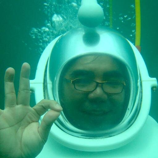 hypersausageJ's profile picture. A busy freelance writer