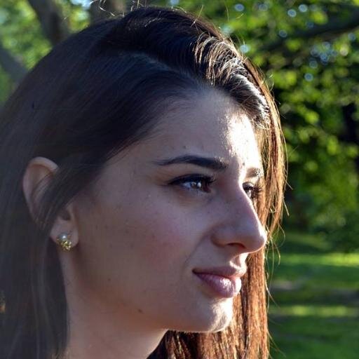 Creative Marketer & Co Owner #Stories
Celei căreia îi pasă cu cel puţin un minut mai mult decât celorlalţi.
