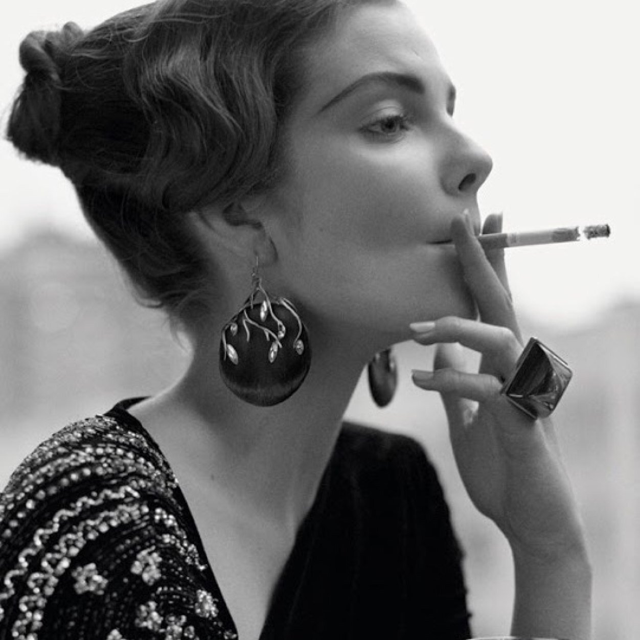 amo de todo lo que se pueda crear, gitana por costumbre, y curiosa de nacimiento