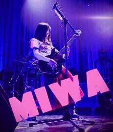 miwaayaka8926's profile picture. miwaFC13年目🎉/chatmonchy/YUI/アジカン/amazarashi/新山詩織/家入レオ/欅.櫻坂/milet 他...歯科衛生士👄
 〘趣味〙1人カラオケ🎤LIVE＆FES🎸🙌🎶
いちご🐱 えど・くどぅ👩